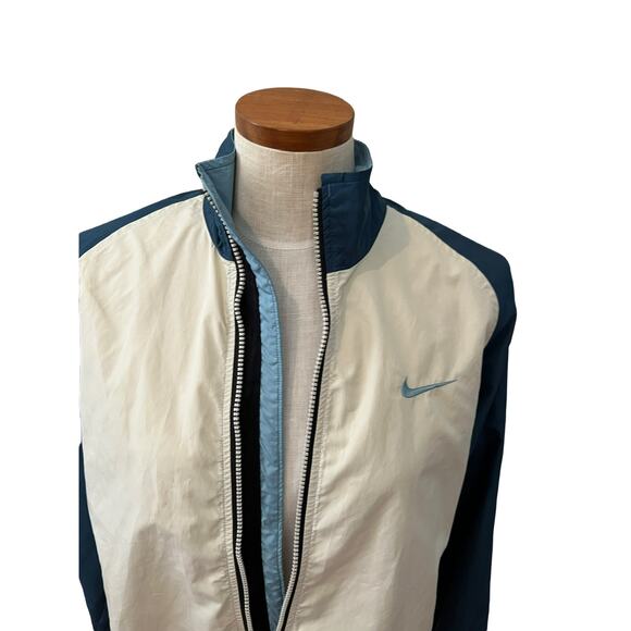 Vintage Ladies Nike Zippered Windbreaker jacket - Picture 3 of 8